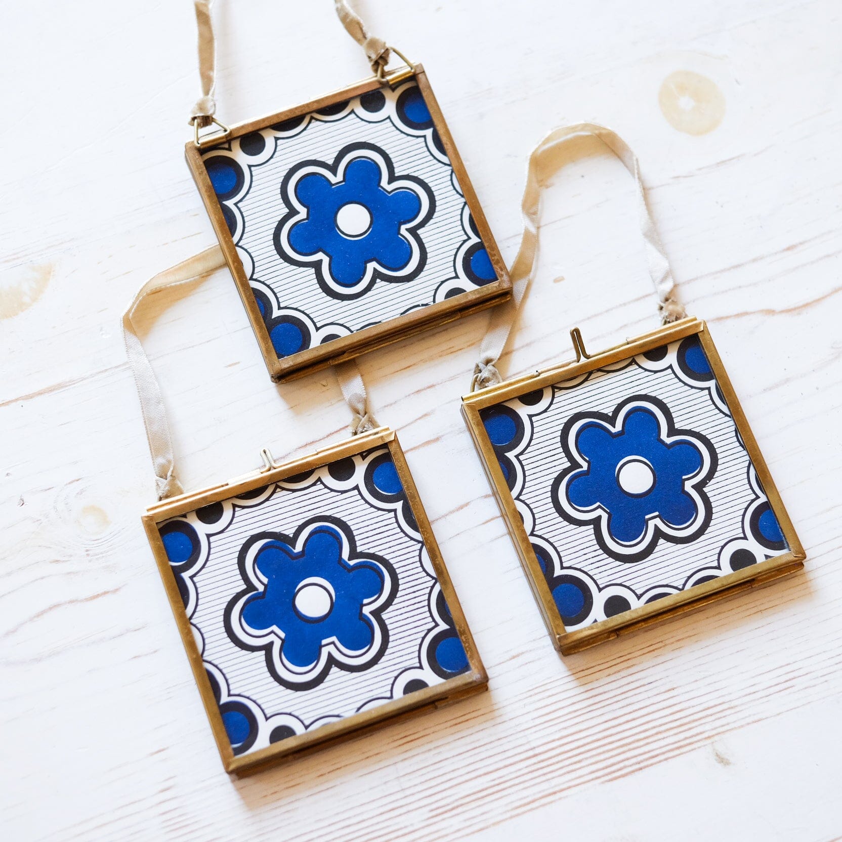 Brass Frame Ornaments Ornament Papillon Press Daisy - Blue 